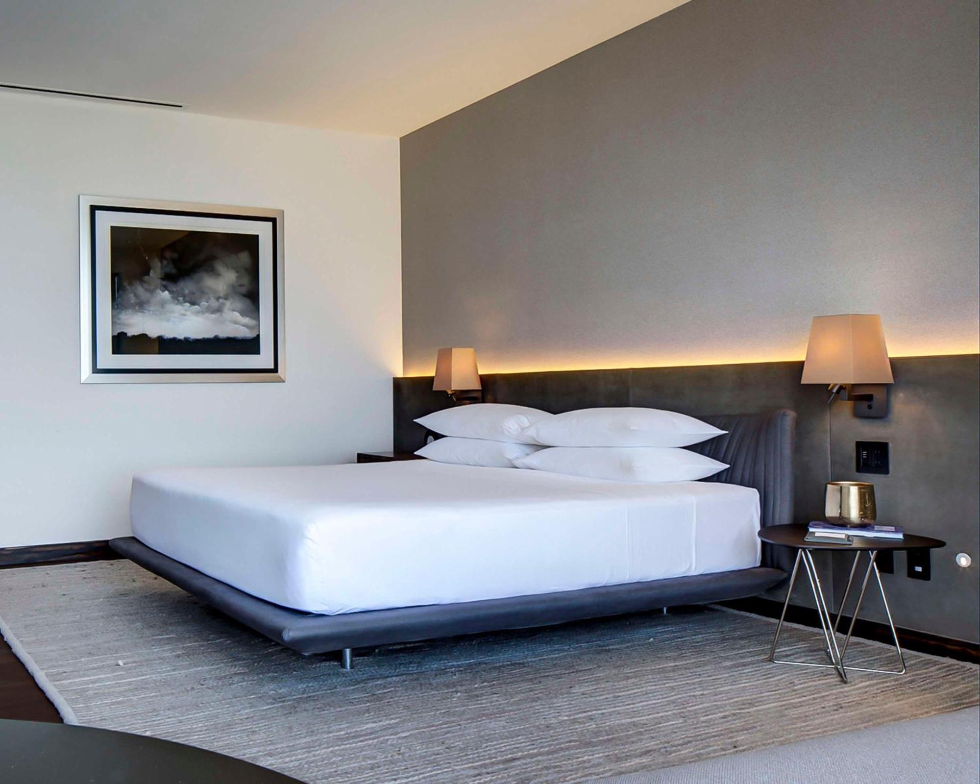 Hyatt Regency Andares Guadalajara Hotel Zapopan Buitenkant foto A bedroom at the hotel